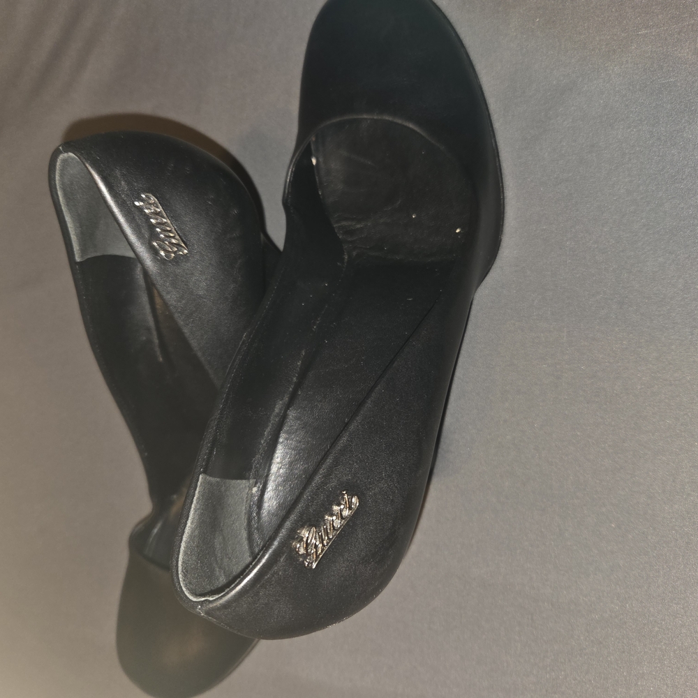 Gucci Black Heels Classic Elegance